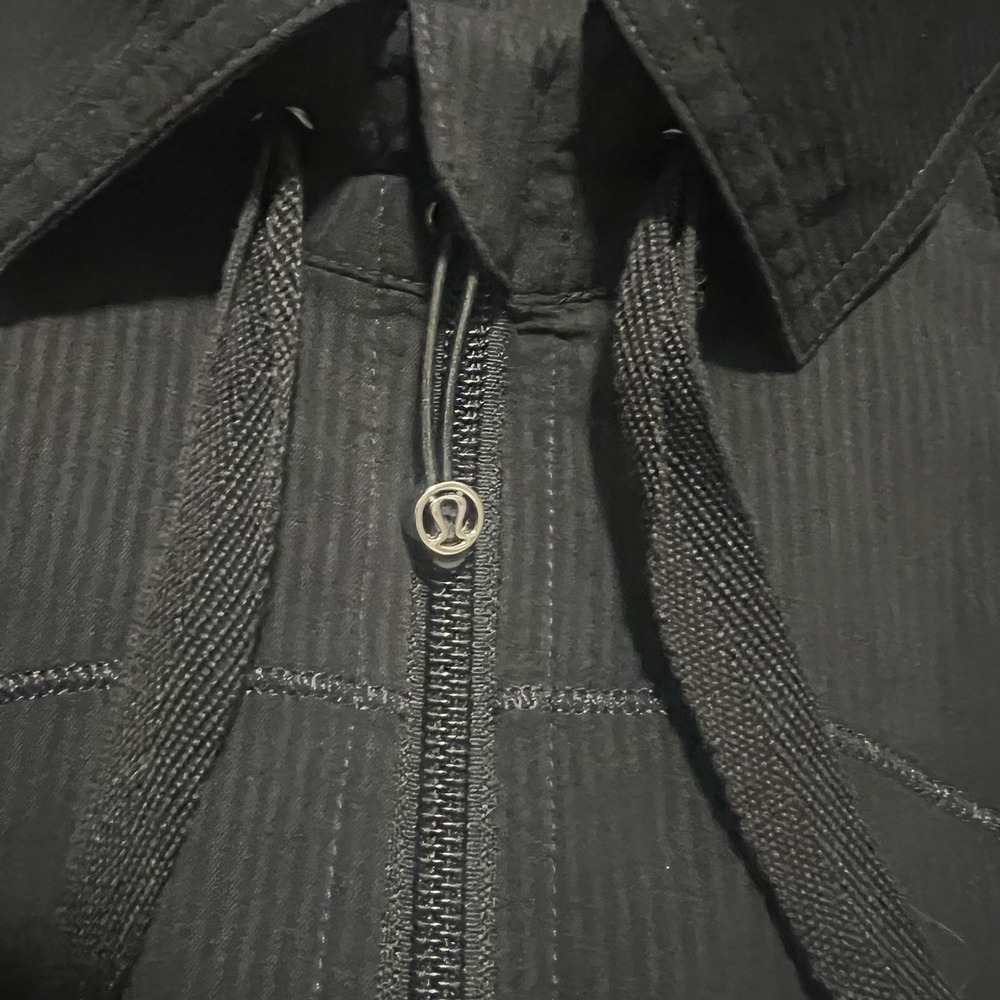Lululemon Transition Zip Up Workout Jacket Black Women's Size 8 Yoga - Picture 3 of 7